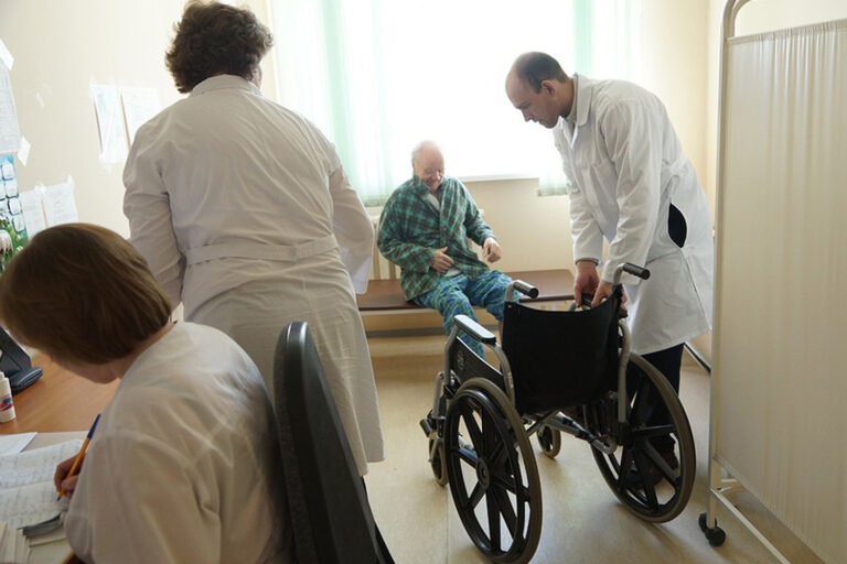 Помощь маломобильным гражданам