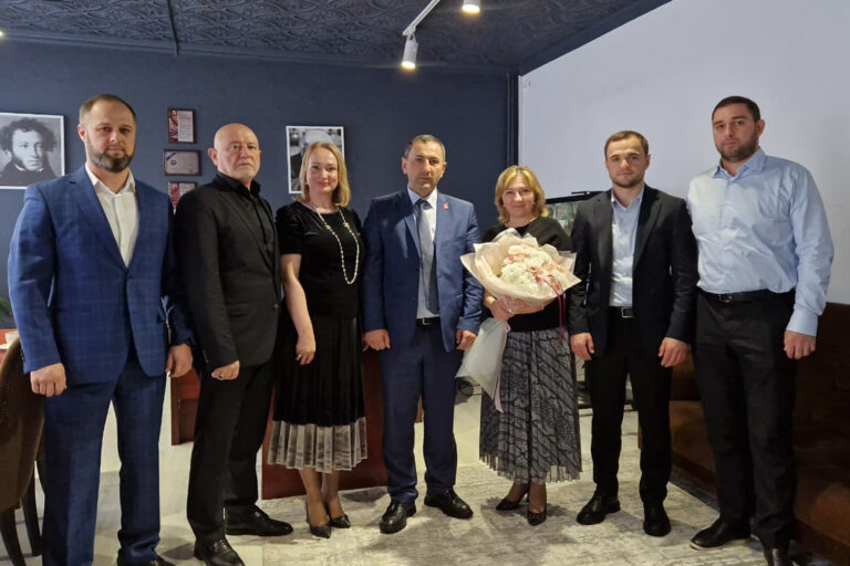 Депутаты поздравили учителей