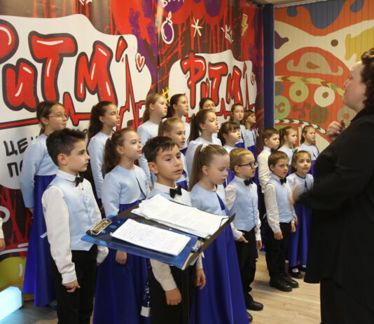 Поделись улыбкою своей…
