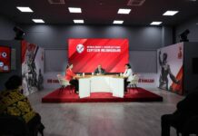 Сергей Меликов пригласил школьника из Махачкалы на экскурсию в свой кабинет