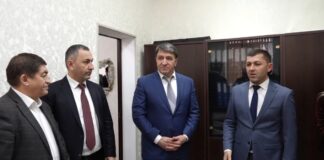 Мэр Махачкалы с рабочим визитом посетил администрацию советского района