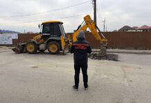 В Махачкале демонтируют незаконные дорожные неровности