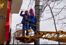 В Махачкале убрали аварийный столб