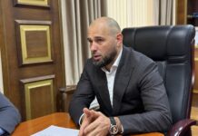 В Махачкале обсудили проблему парковки автомобилей на остановках