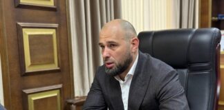 В Махачкале обсудили проблему парковки автомобилей на остановках