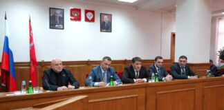 Джамбулат Салавов провел заседание городского собрания Махачкалы