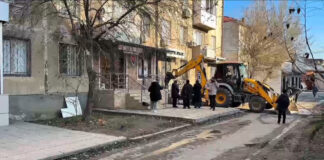 В Махачкале тротуары освобождаются от самовольных построек