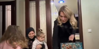 Мэр Махачкалы дарит новогоднее волшебство юным жителям в рамках акции «Ёлка желаний»