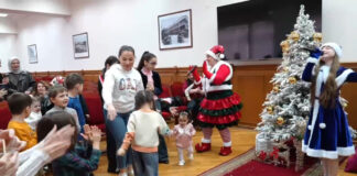 Профсоюз Махачкалы организовал новогоднюю сказку для детей сотрудников