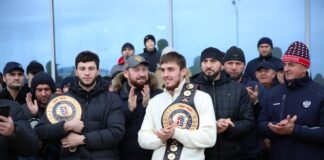 В аэропорту Махачкалы встретили чемпионов мира по боксу
