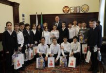 Учащиеся махачкалинского лицея посетили резиденцию правительства Дагестана