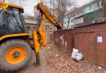 В Махачкале убрали 16 металлических гаражей по улице Абулахакима Исмаилова