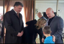 В Махачкале в рамках акции «Ёлка желаний» вручили подарки юным жителям столицы