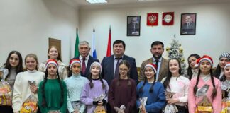 В Махачкале прошло новогоднее награждение юных талантов