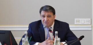 Джамбулат Салавов наградил выдающихся жителей Махачкалы на финальном совещании