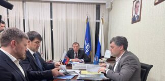 В Махачкале демонтируют незаконные гаражи и благоустроят двор