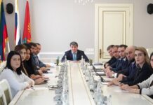 Мэрия Махачкалы принимает участие в просмотре Прямой линии Президента России