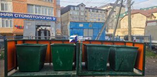 В Махачкале продолжается работа по установке новых контейнеров для ТКО