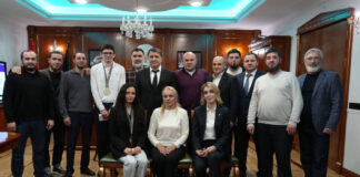 Глава Махачкалы встретился с триумфаторами Сурдлимпийских игр