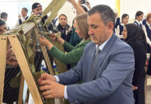 Школе подарили станки для плетения сетей