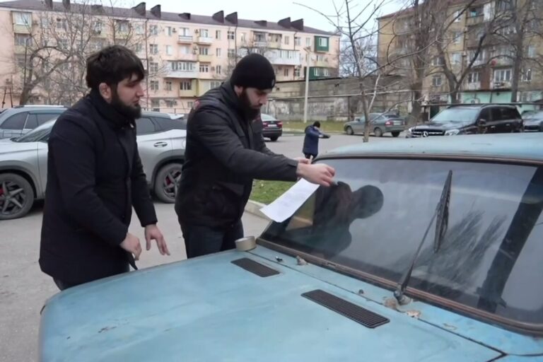 Махачкала борется с автохламом