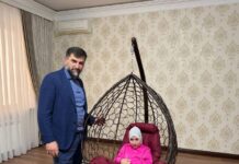 Написат из Махачкалы получила подарок в рамках акции «Елка желаний»