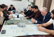 Махач Омаров провел оперативное совещание по вопросам водоснабжения в Каспийске