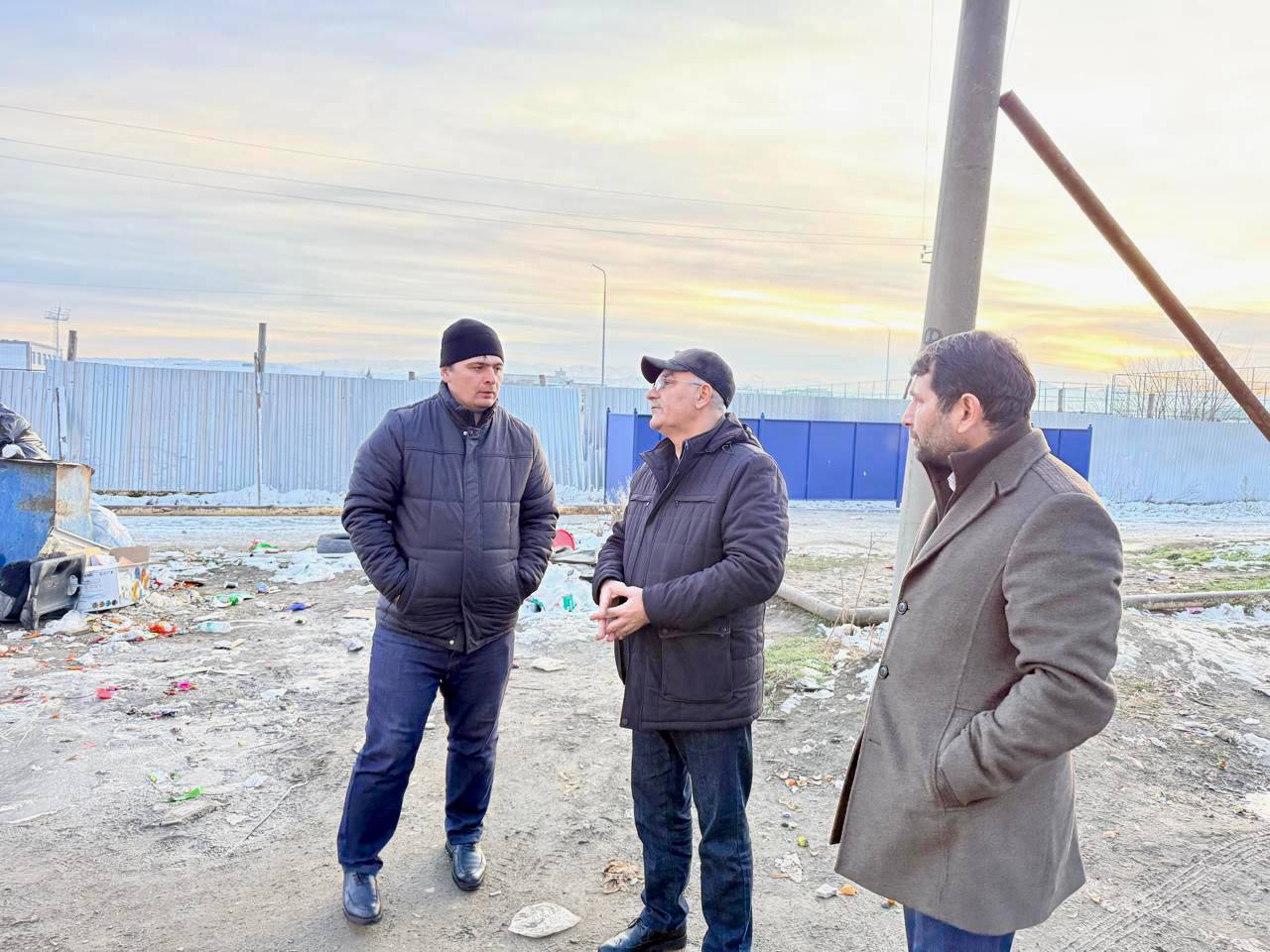Вице-премьер Дагестана Нариман Абдулмуталибов проверил, как вывозят мусор в праздничные дни