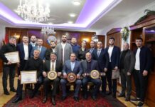 Джамбулат Салавов встретился с чемпионами мира по боксу