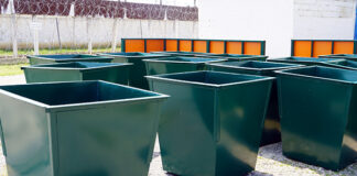 Махачкала и УФСИН Дагестана подписали контракты на поставку контейнеров для сбора ТКО