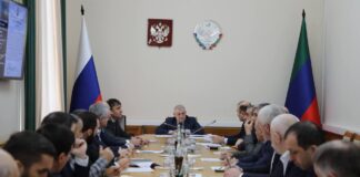 В Дагестане продолжается строительство подъездной дороги к морскому торговому порту