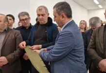 Депутаты Махачкалинского Собрания обеспечили школу оборудованием для изготовления маскировочных сетей