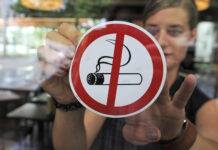 В России запрещена продажа на остановках вейпов и сигарет