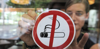 В России запрещена продажа на остановках вейпов и сигарет