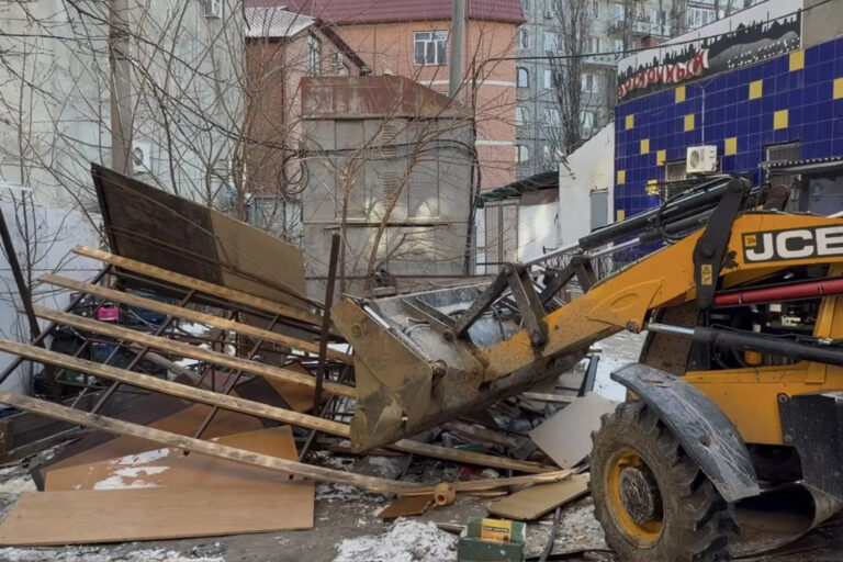 В столице провели демонтаж очередных незаконных объектов