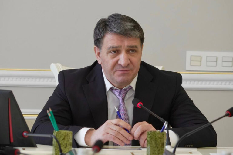 Системно и на постоянной основе