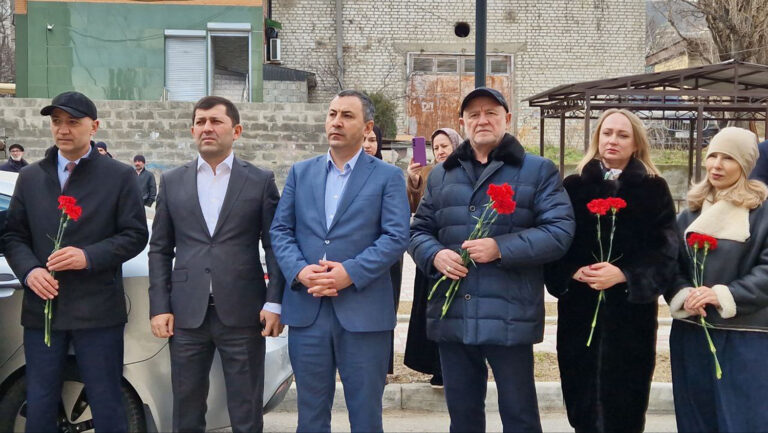 Открытие мемориальной плиты
