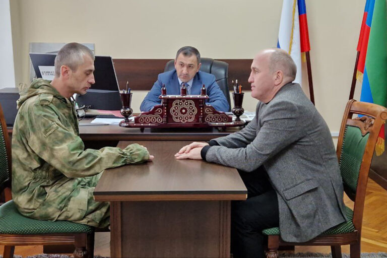 Депутаты города помогают добровольцам и их семьям