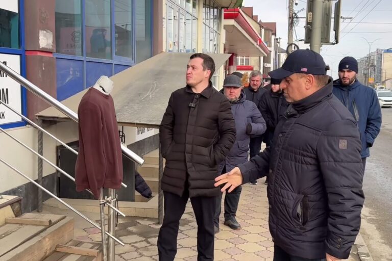 Тротуары – для пешеходов
