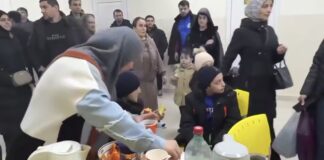 Ярослав Глазов с бригадой Центра медицины катастроф посетил эвакуированных махачкалинцев