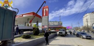 В Махачкале демонтирована незаконная информационная стела