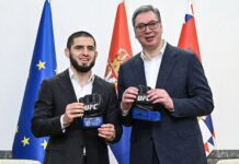 Ислам Махачев подарил чемпионские перчатки президенту Сербии