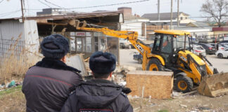 Масштабная очистка территории у железнодорожной станции столицы