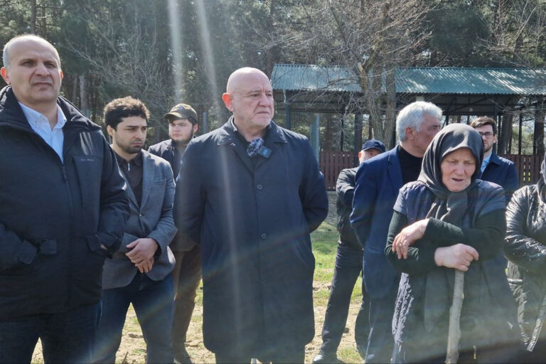 В память о военнослужащих…