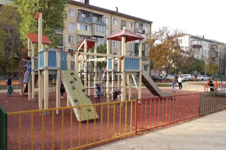 В 2026 году в Махачкале благоустроят 17 общественных пространств и дворов