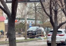 На улице Хаджи Булача в Махачкале ликвидируют последствия подтопления