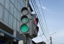 В Махачкале 39 светофоров оснастят датчиками отслеживания трафика