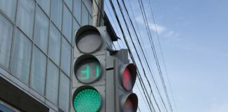 В Махачкале 39 светофоров оснастят датчиками отслеживания трафика