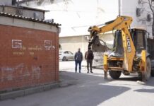 В Махачкале по решению суда сносят незаконные постройки на улице Манташева