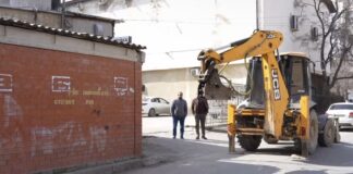 В Махачкале по решению суда сносят незаконные постройки на улице Манташева